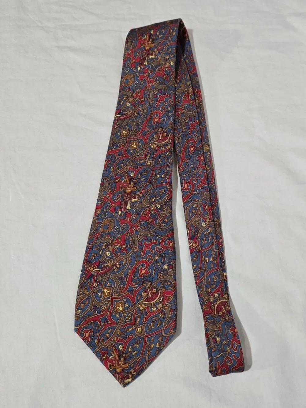 Salvatore Ferragamo Made in Italy 100% Silk Necktie Red Blue Gold Figural Scroll